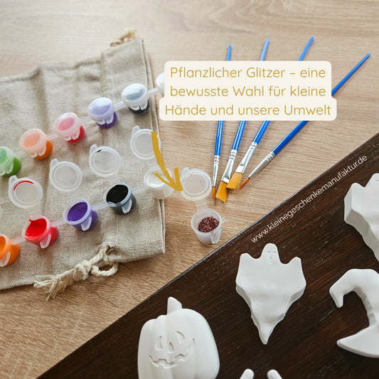 Halloween Kreativset für Kinder mit pflanzlichem Glitzer, wasserlöslichen Temperafarben und Figuren zum Bemalen als hochwertige kreative Geschenkidee von Kleine Geschenke Manufaktur