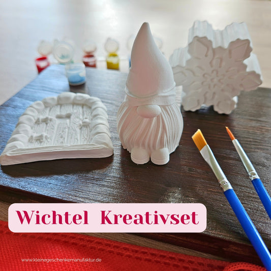 Wichteltür, Weihnachtswichtel und Schneeflocke aus Keramikgießpulver zum Bemalen als kreatives Wichtelset für Kinder im Advent