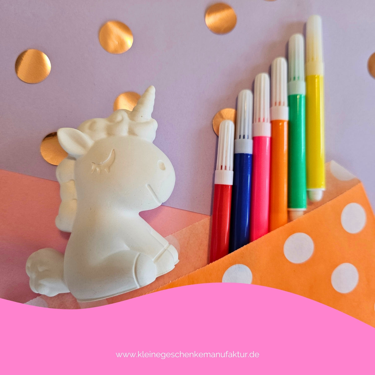 Einhorn Bastelset für Kinder zum Bemalen mit Einhorn, Regenbogen und 6 Filzstiften als kleines Einhorn Mitbringsel und kreative Beschäftigung