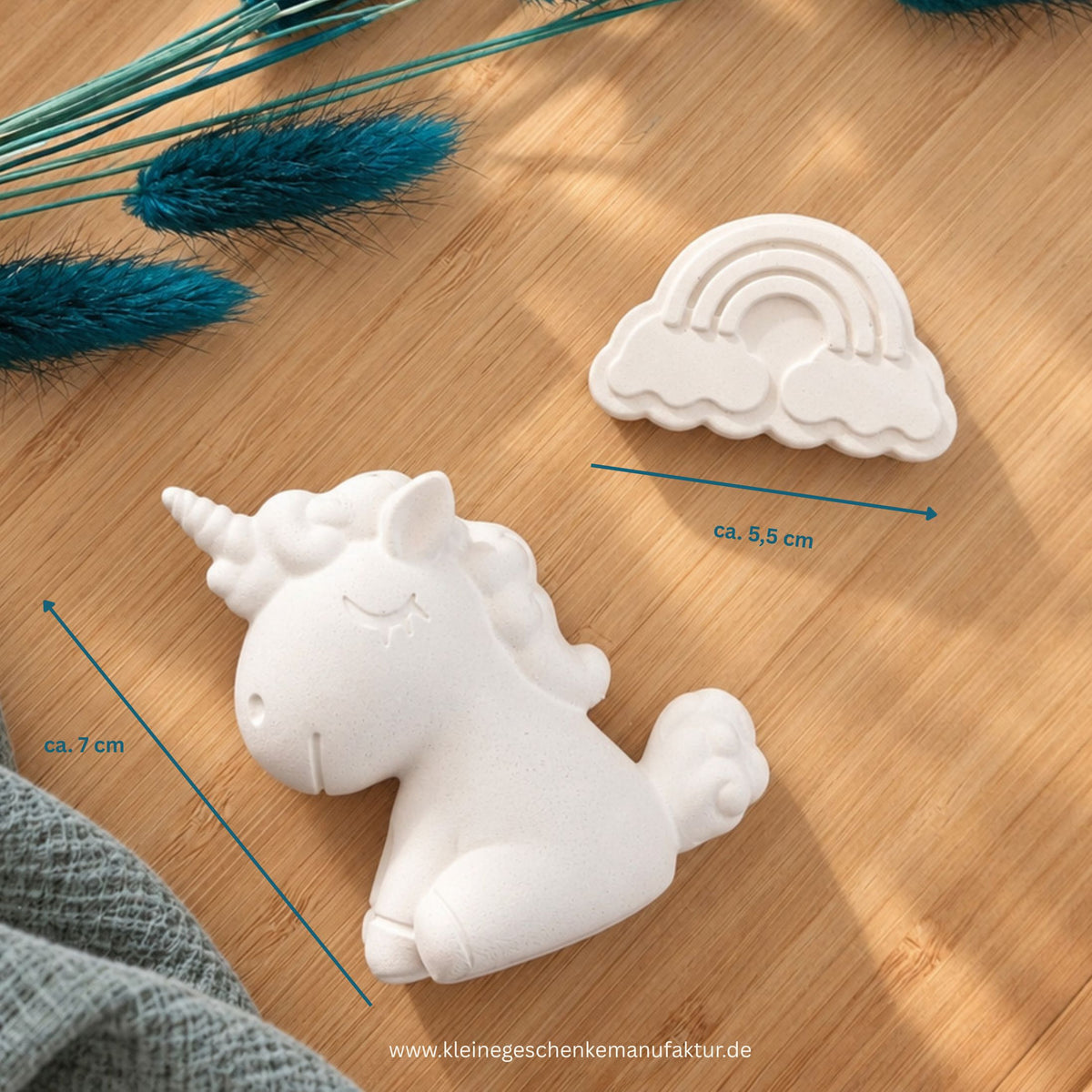 Besonderes Einhorn Geschenk für Kinder mit Figuren zum Bemalen, Stiften und Einhorn Malvorlage