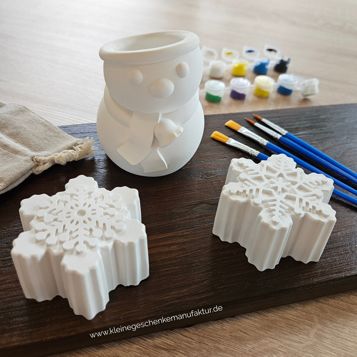 Winter Kreativset für Kinder mit Schneemann und Schneeflocken zum Bemalen, Farben und Pinseln als besondere kreative Geschenkidee von Kleine Geschenke Manufaktur