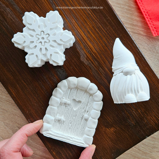 Wichtel Kreativset für Kinder mit Wichteltür, Weihnachtswichtel, Schneeflocke, Farben, zwei Pinseln und blauem pflanzlichem Glitzer zum Bemalen