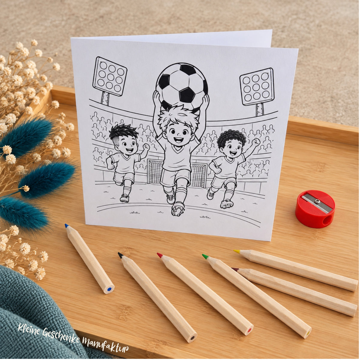 Geschenk zum Saisonabschluss Fußball für Kinder mit kompaktem Mini Malheft und Buntstiften