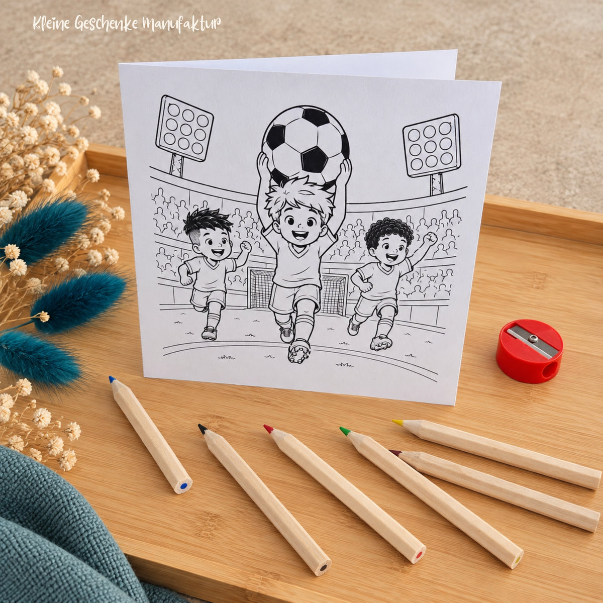 Kleines Fußball Malheft für Kinder mit Ausmalbildern, Buntstiften und Anspitzer zum direkten Losmalen